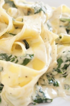 Receita Tagliatelle com Molho de Espinafre do Jamie Oliver