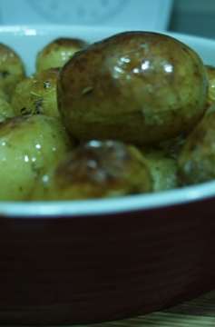 Batata Bolinha Assada no Sal Grosso