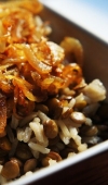 Lentilha com Arroz e Cebola Caramelizada
