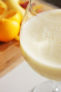 Suco de Laranja com Banana e Ameixa