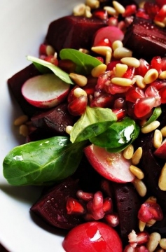 Salada de Beterraba com Romã e Rabanete