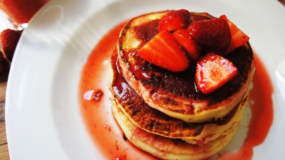 Panqueca com Compota de Morango