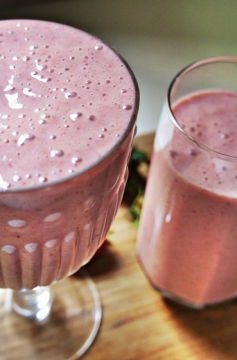 Smoothie de Morango, Banana e Sorvete de Baunilha