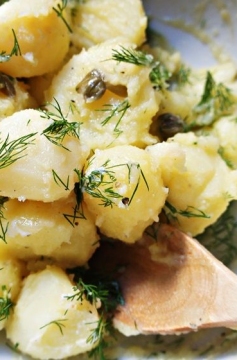 Receita de Salada de Batata Cítrica para Servir com Peixe