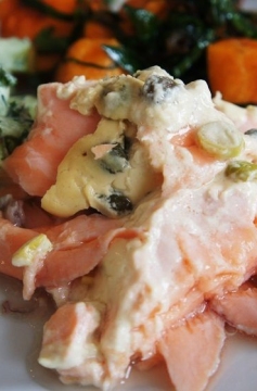 Salmão Assado na Mostarda e Alcaparras