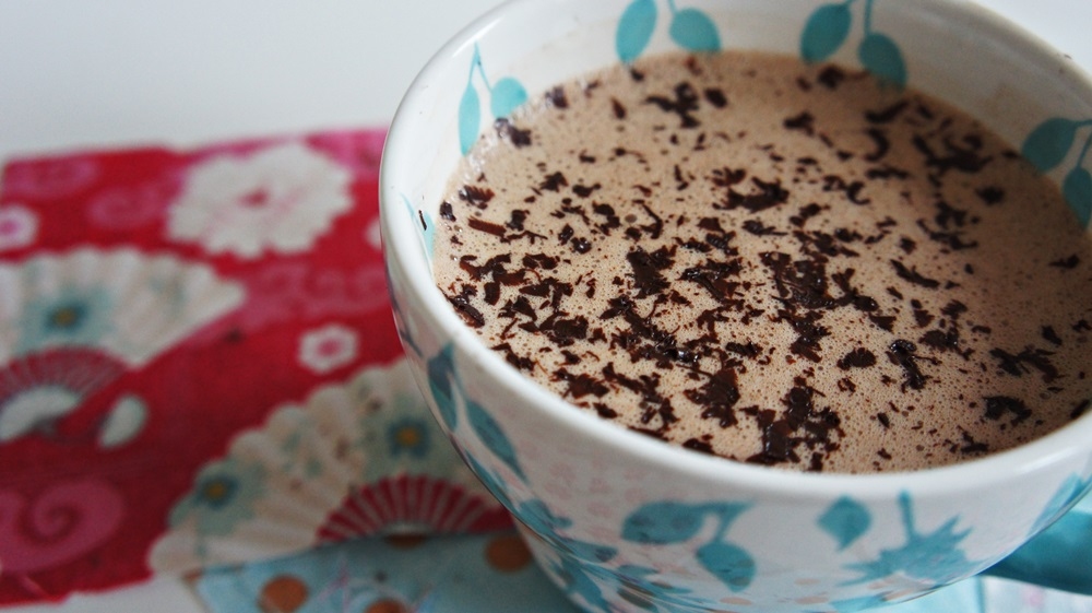 Receita de Chocolate Quente com Chocolate Meio Amargo