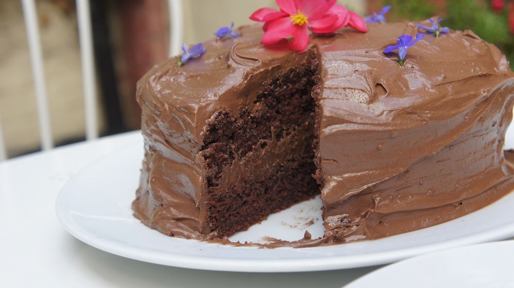 Receita de Bolo de Chocolate da Nigella com Cobertura de Chocolate Meio Amargo