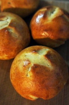 Receita de Pão para Hamburguer (Pretzel Buns)