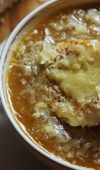 Receita de Sopa de Cebola com Queijo Gruyère