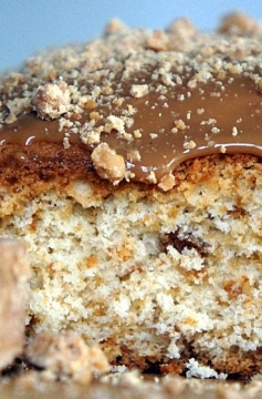 Receita de Bolo de Paçoca com Cobertura de Doce de Leite