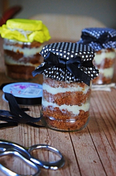 Receita de Bolo no Pote com Recheio de Creme de Coco e Chocolate (Prestigio)