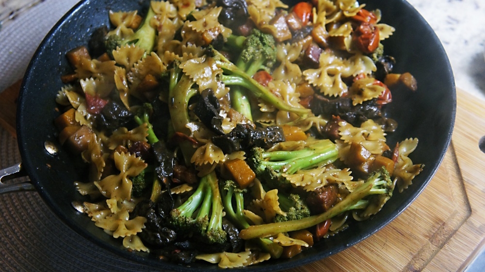 Receita de Farfalle com Legumes e Bacon do Gennaro Contaldo