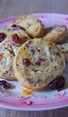 Receita de Biscoito Amanteigado de Cranberry e Laranja