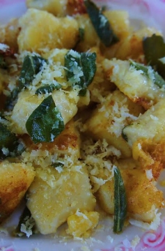 Receita de Nhoque de Batata com Molho de Sálvia, Manteiga e Queijo Gruyere