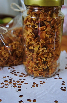 Receita de Granola Crocante com Frutas Secas e Nozes