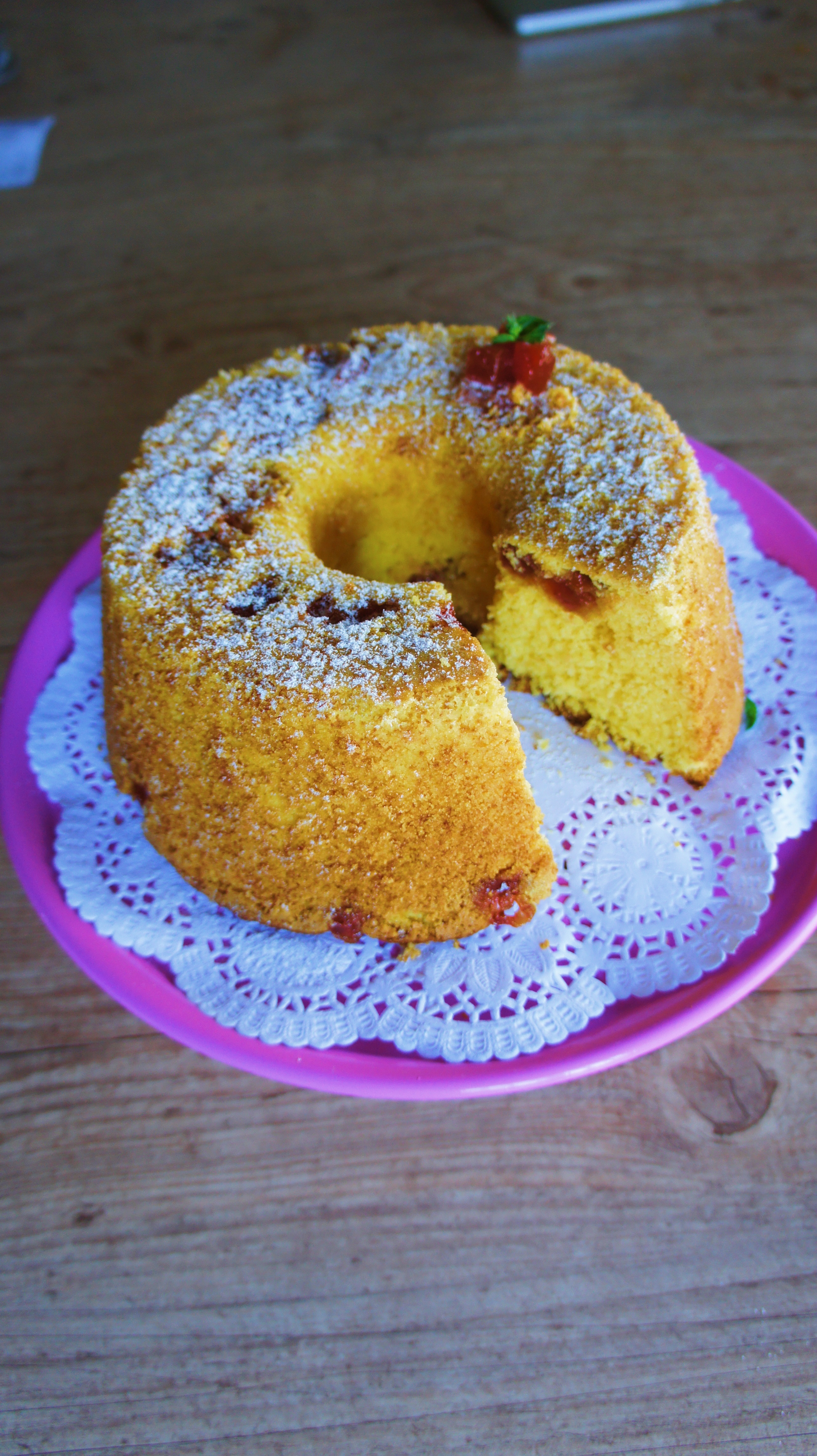 Receita de Bolo de Fubá com Recheio Goiabada Cascão