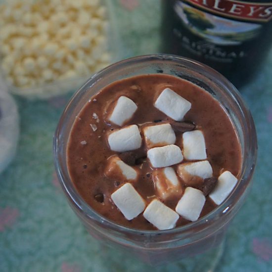 Receita de Chocolate Quente de Baileys