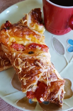 Folhadinho Prático de Queijo e Tomate