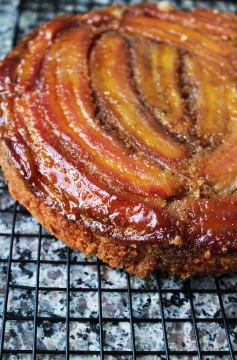 Receita de Bolo de Banana Invertido com Gengibre e Canela