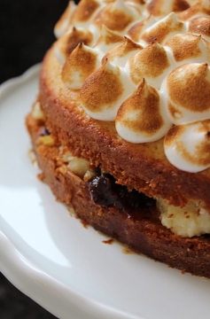 Receita de Bolo de Abacaxi com Ameixa e Coco