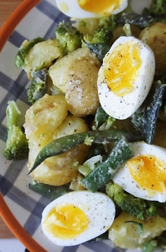 Receita de Salada de Batata Bolinha, Vagem e Brócolis