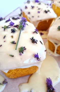 Bolo de Limão e Lavanda.